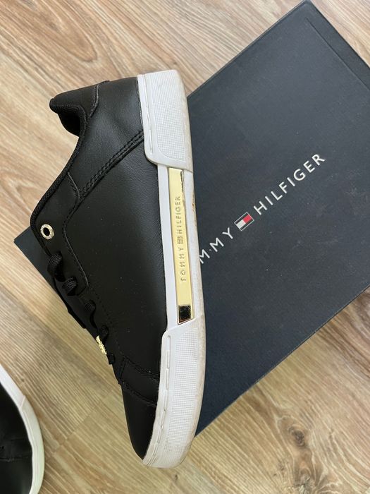 Черни маратонки Tommy Hilfiger