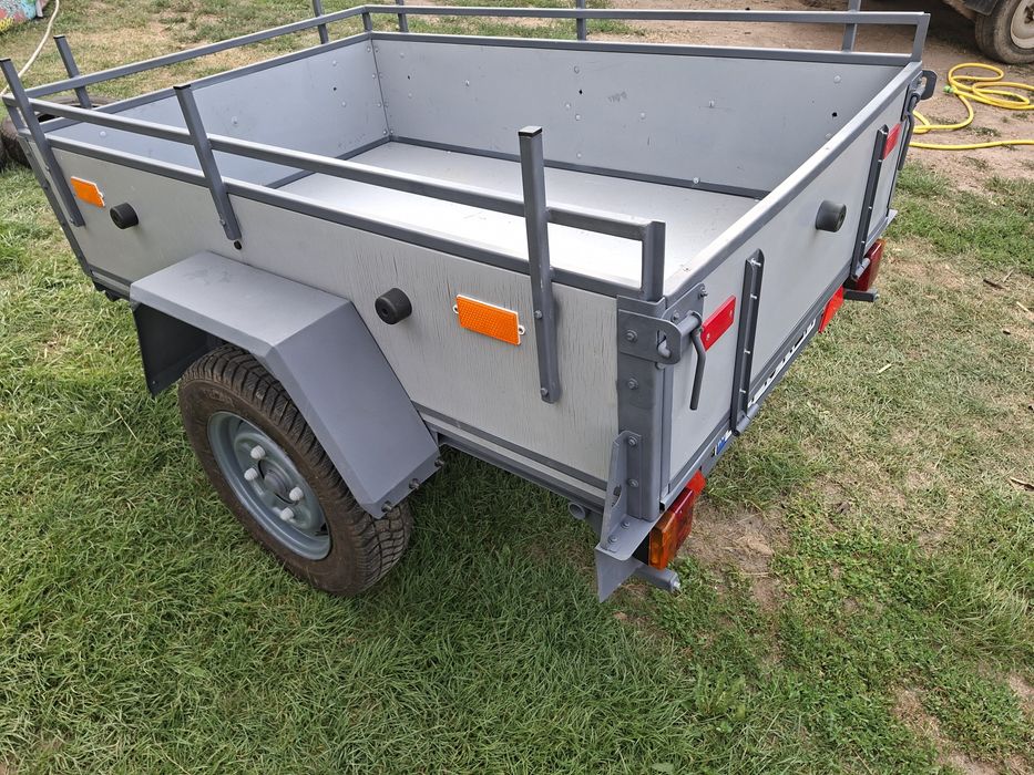 Vând  remorca... 750 kg