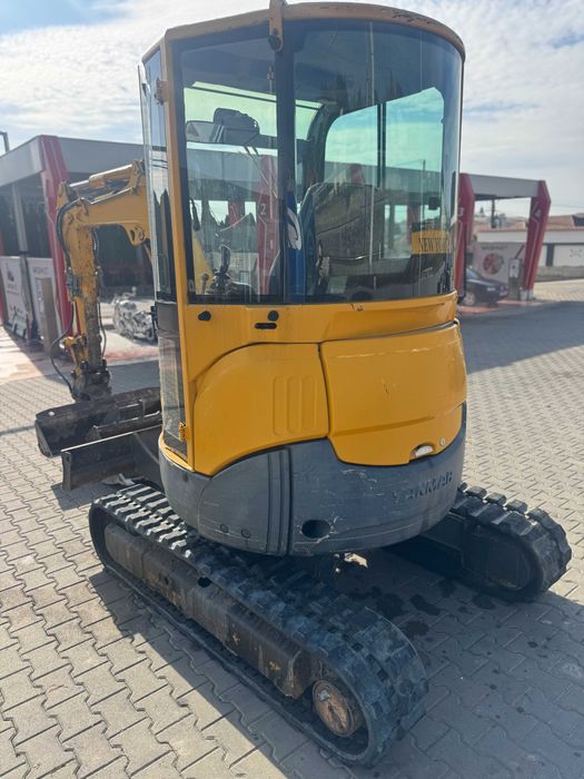Miniexcavator Yanmar VIO30 – 3 cupe incluse,  picon Vistarini VHX 90S