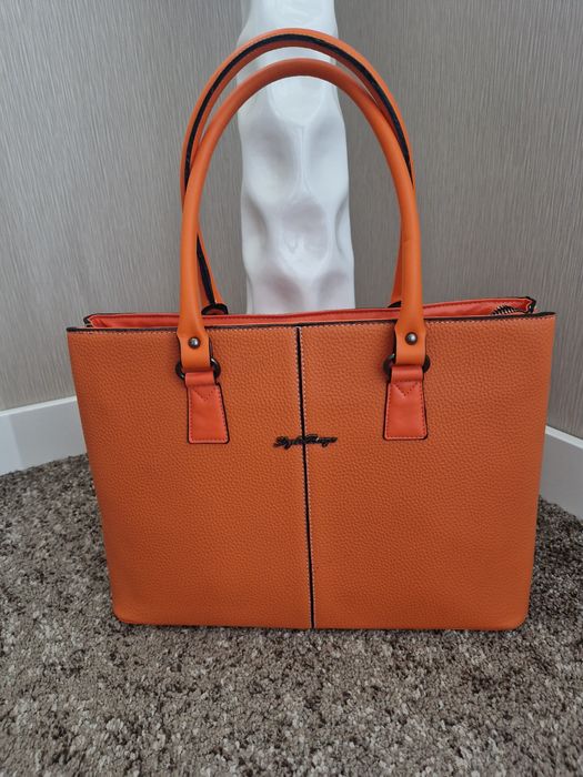 Страхотна оранжева чанта, нова