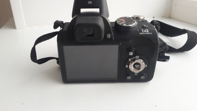 Продам фотоаппарат Fujifilm S4000