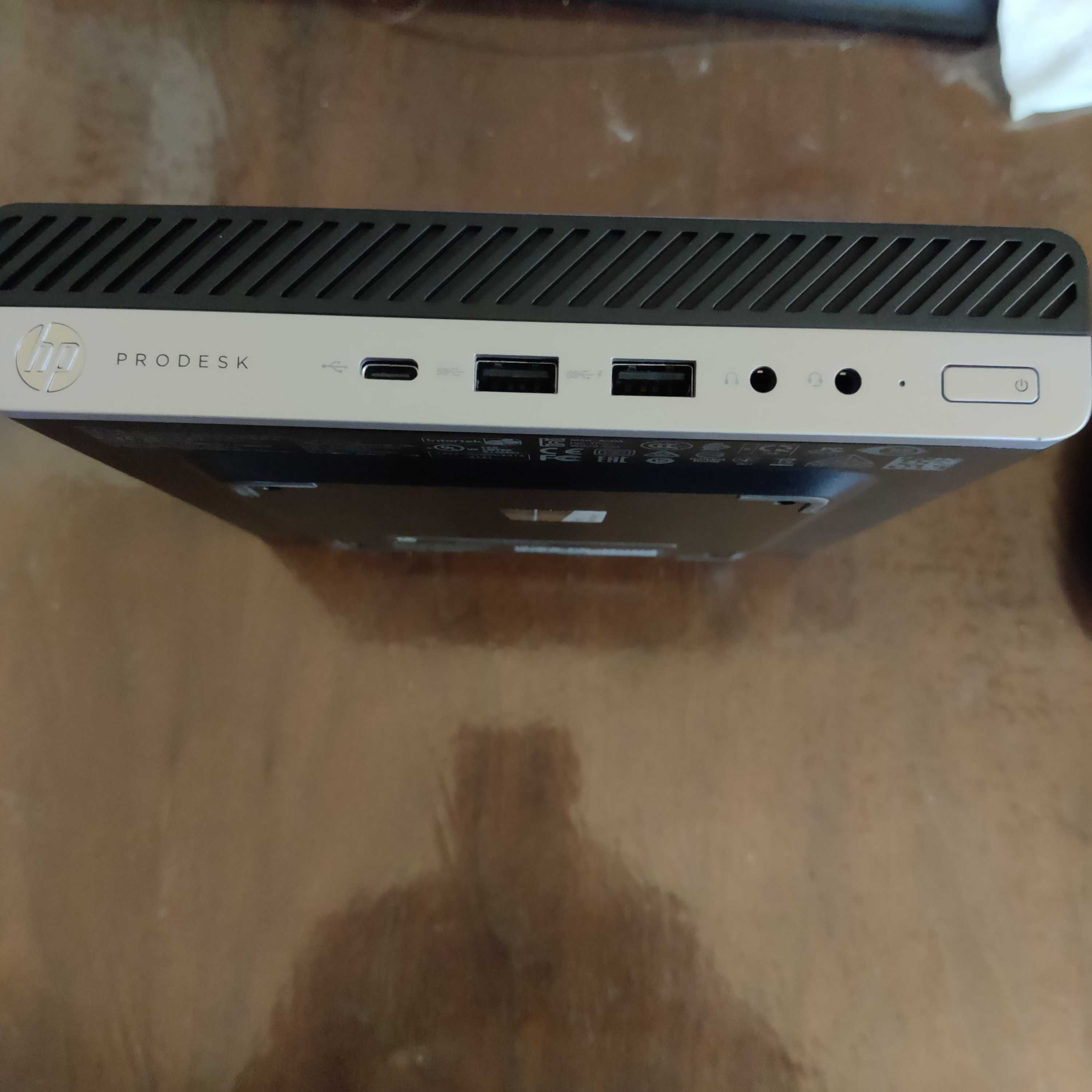 Мини компютър HP ProDesk 600 G3, Intel i3 7300T, 8GB DDR4, 256GB SSD