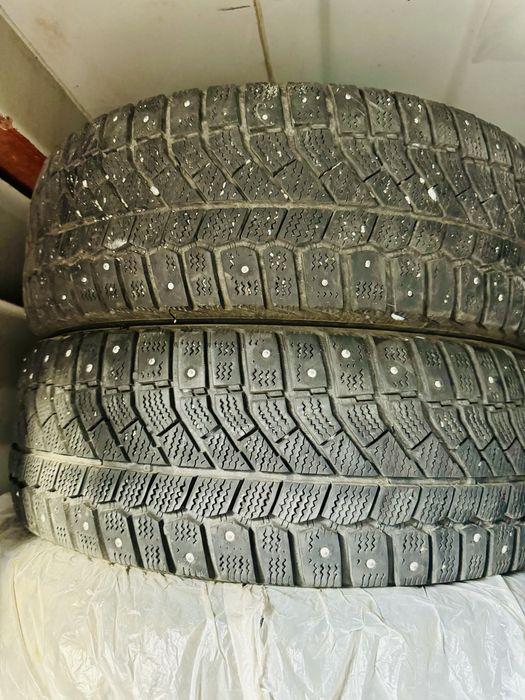 Зимняя резина Виатти 205/60/16 пара с шипами!