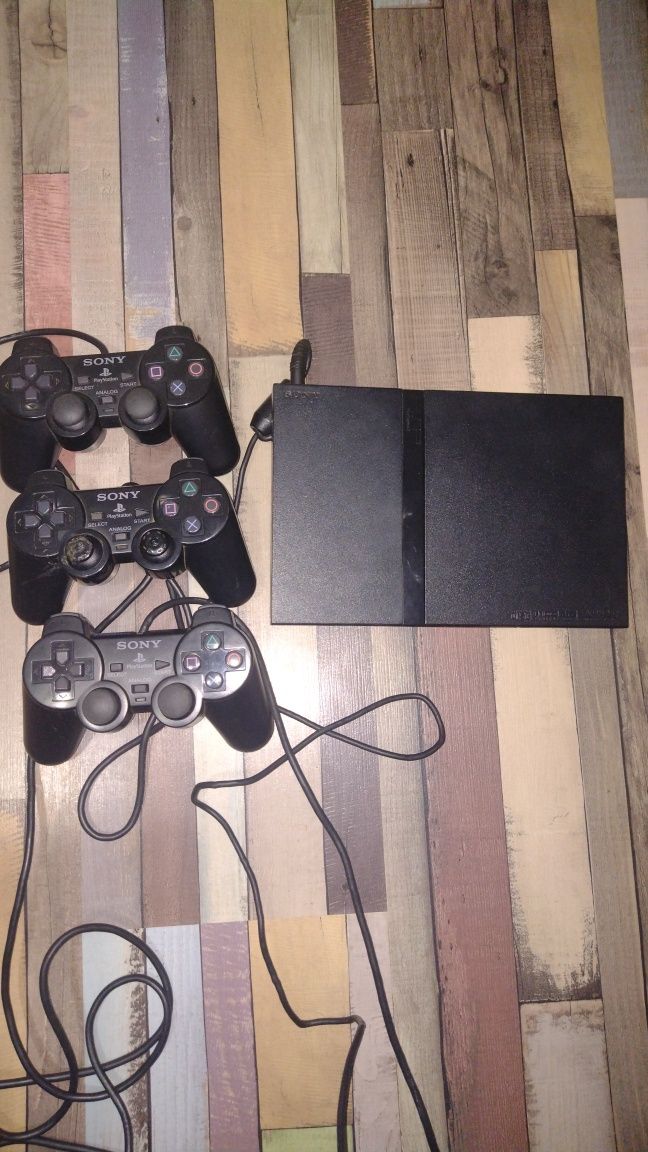 PlayStation 2 cu tot cu jocuri!  (Pot da si jocurile separat)