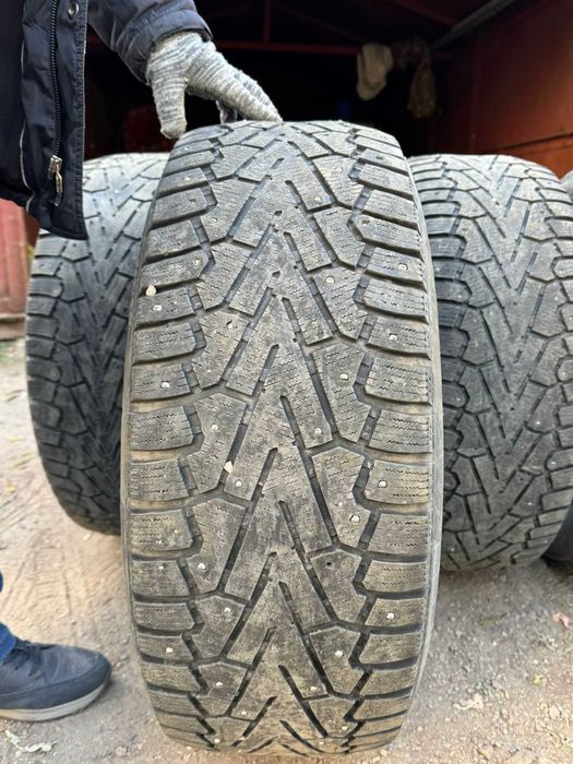 продам шины зимние, б\у, Pirelli, размер 235/60/18