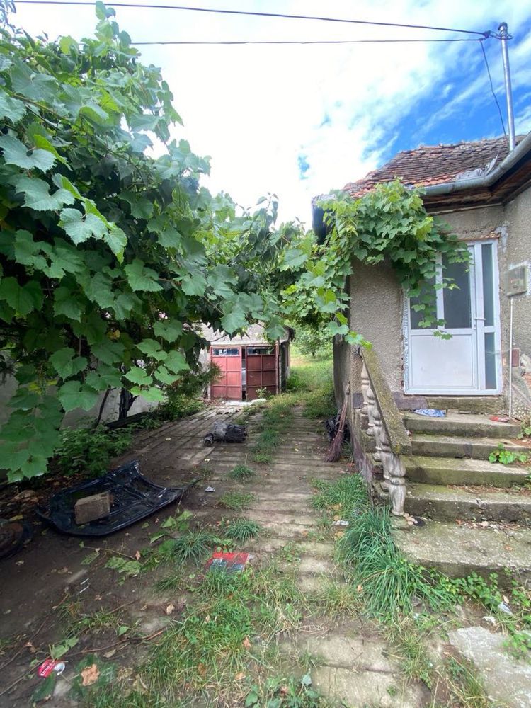 Vand casa părintească!