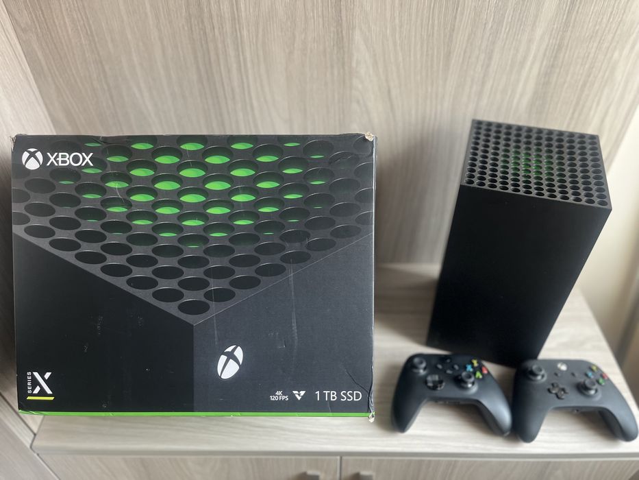 Xbox series X 1TB + 2 контролера