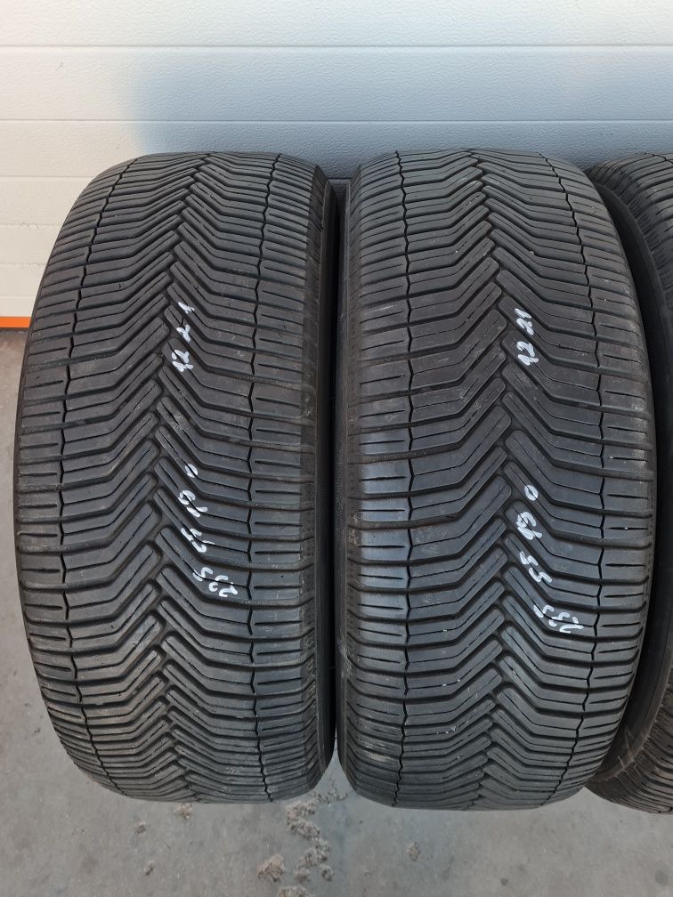 Всесезонни гуми 4 броя MICHELIN CrossClimate Suv 235 55 R19 дот 1321