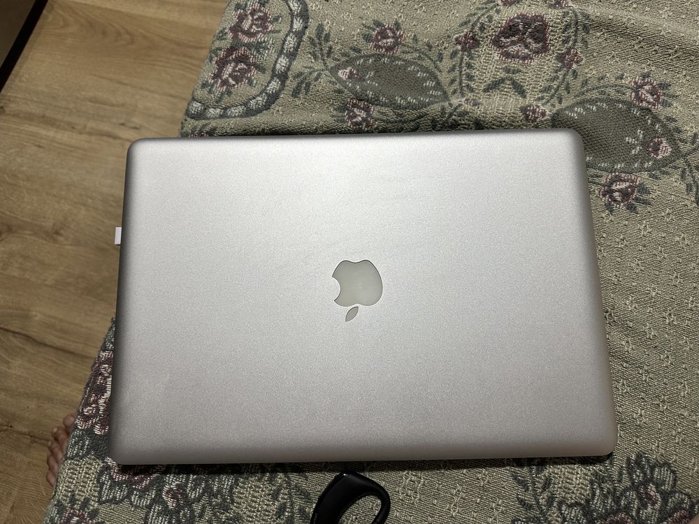 Vînd MacBookPro I7 Model A-1286