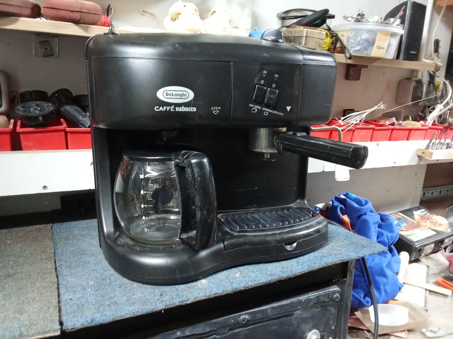 Vând  aparat de cafea