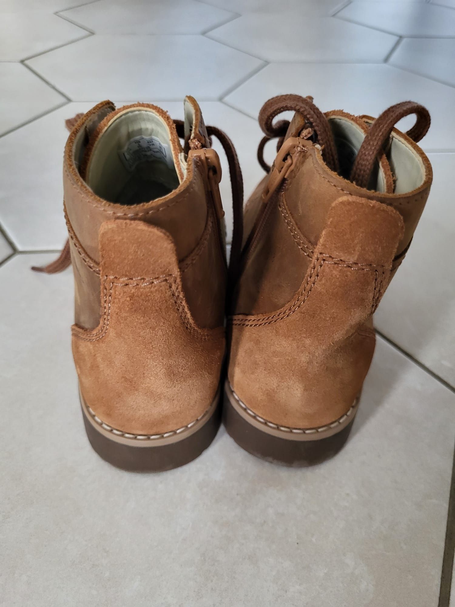 Ghete de piele Clarks, maro deschis, m. 32½, 20 cm
