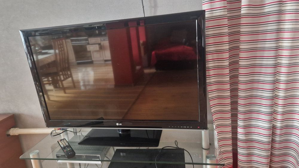 Телевизор lg  диагональ 109