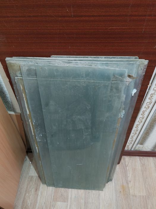 Продам балконные стекла б/у