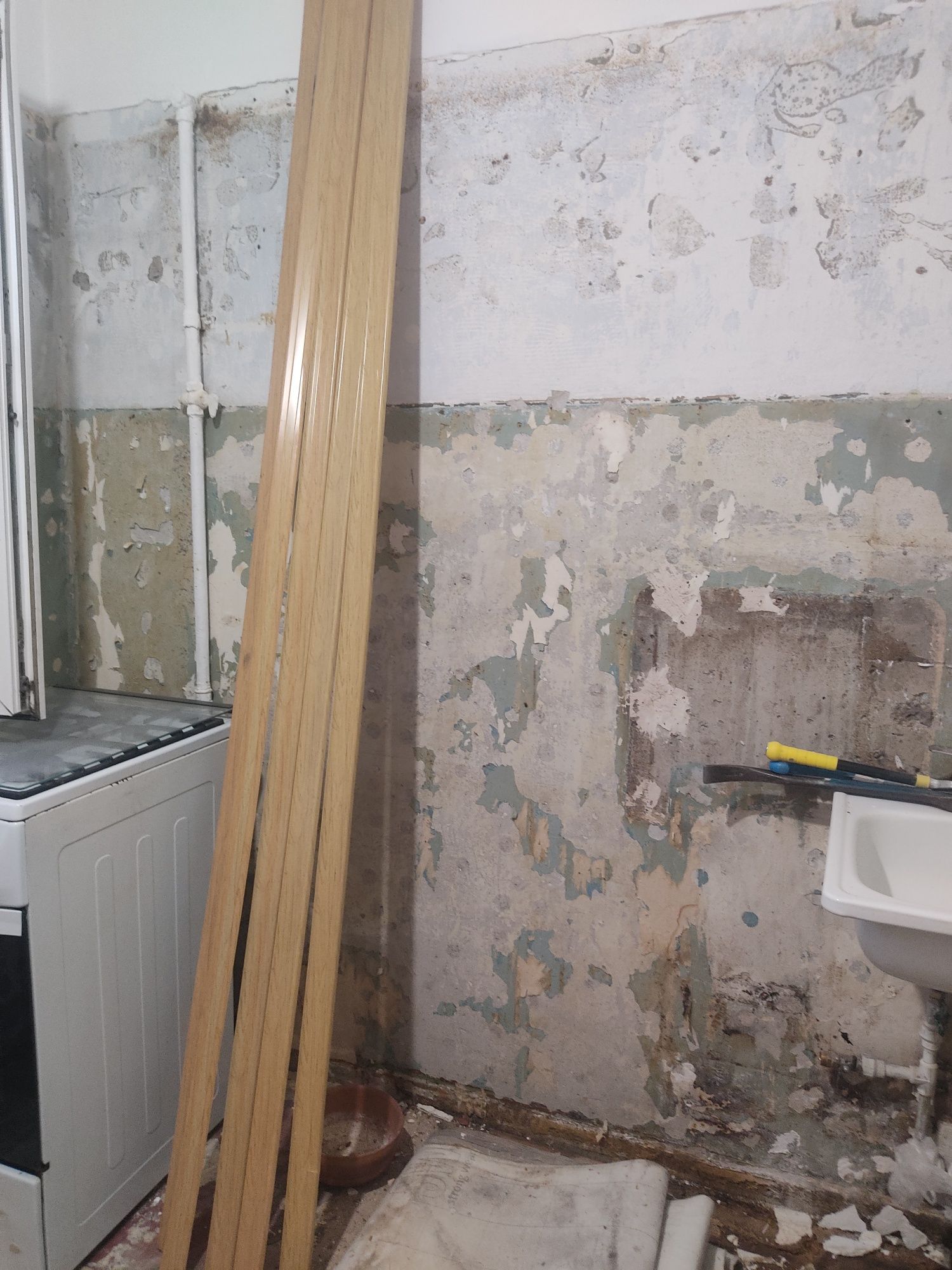 Плинтус бу в зал 6 на 4