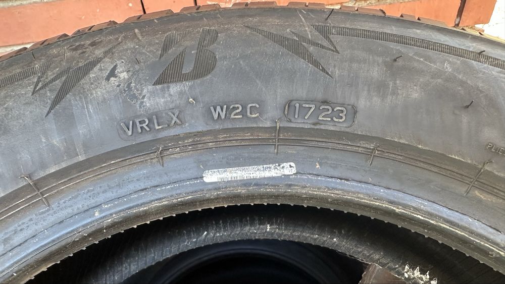 Продавам 2бр. Зимни гуми 185/65/15 Bridgestone