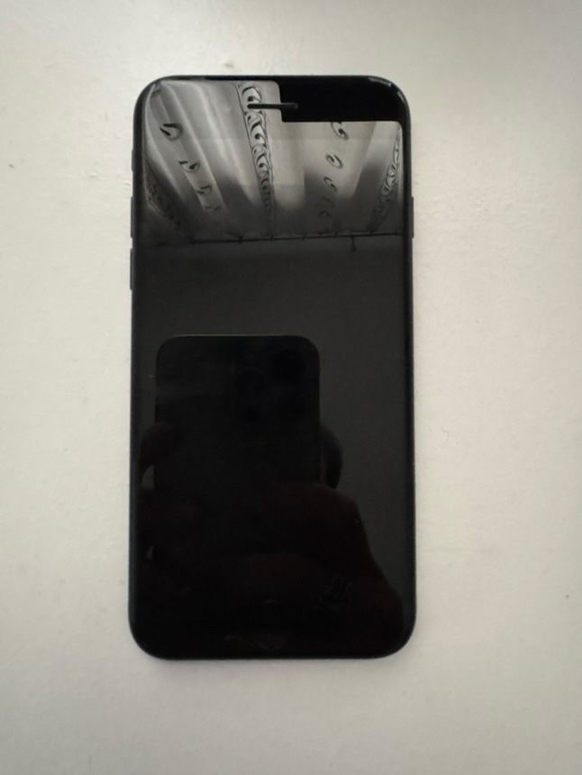 Vand Iphone SE 3 2022