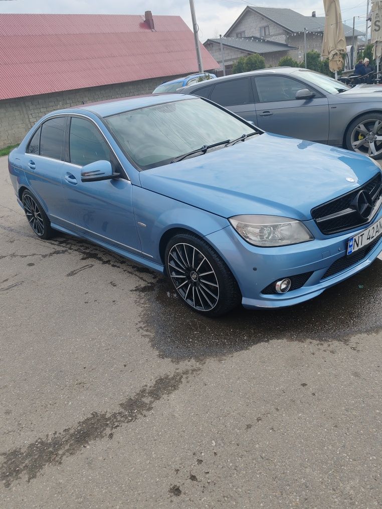 Mercedes-Benz c250