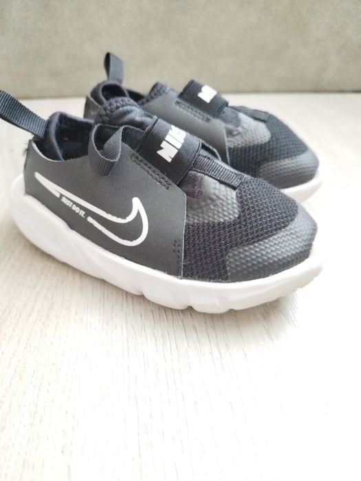 Vând încălțăminte băiat. Detalii la fiecare poză