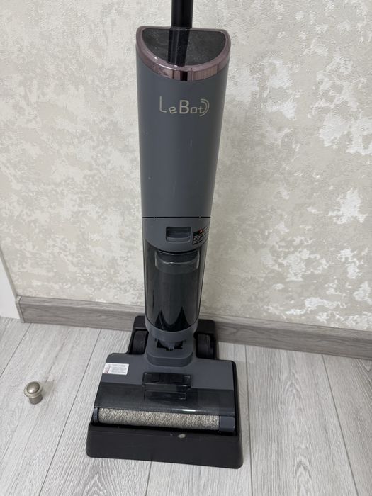 Продаю пылесос, новая, запаски имеется, поломоющий, ковры чистит