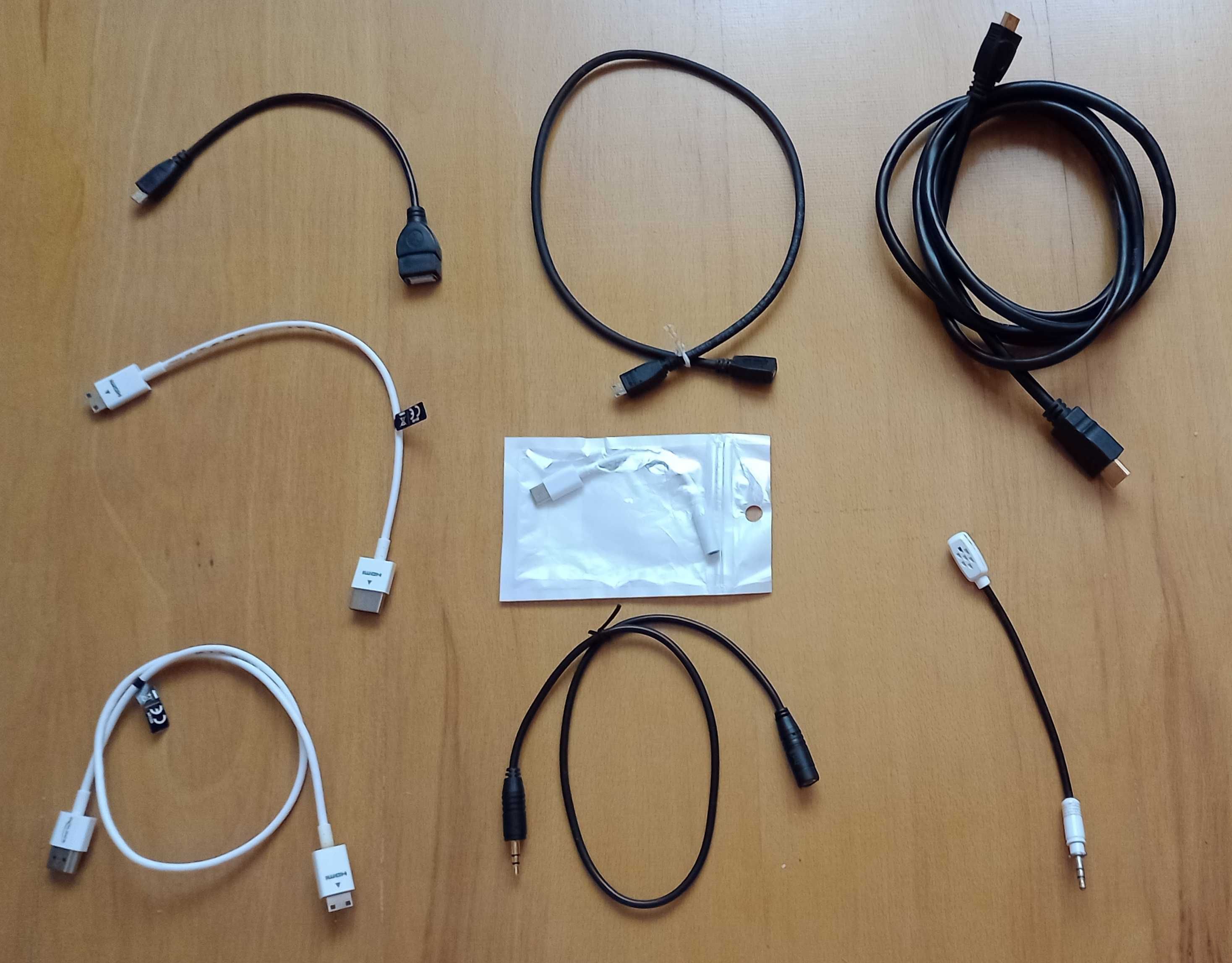 8 Cabluri diverse pentru telefon, tableta, laptop