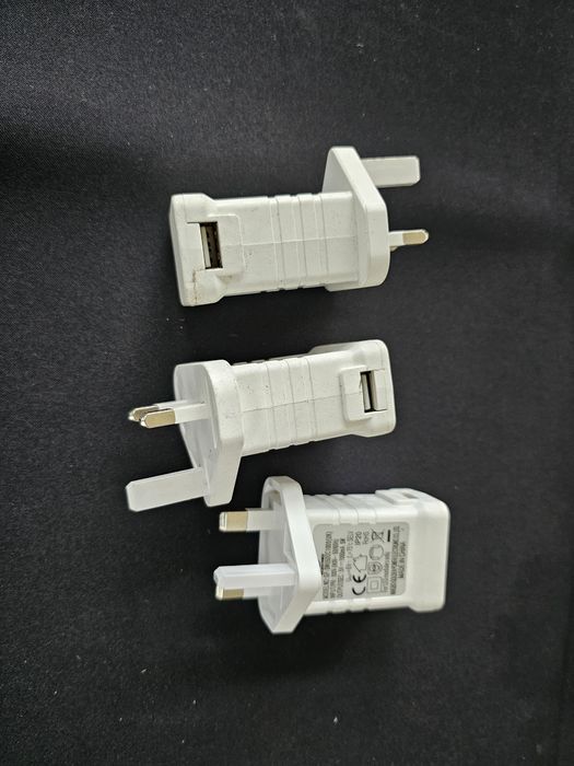 Încărcător telefon pentru Anglia sau Cipru