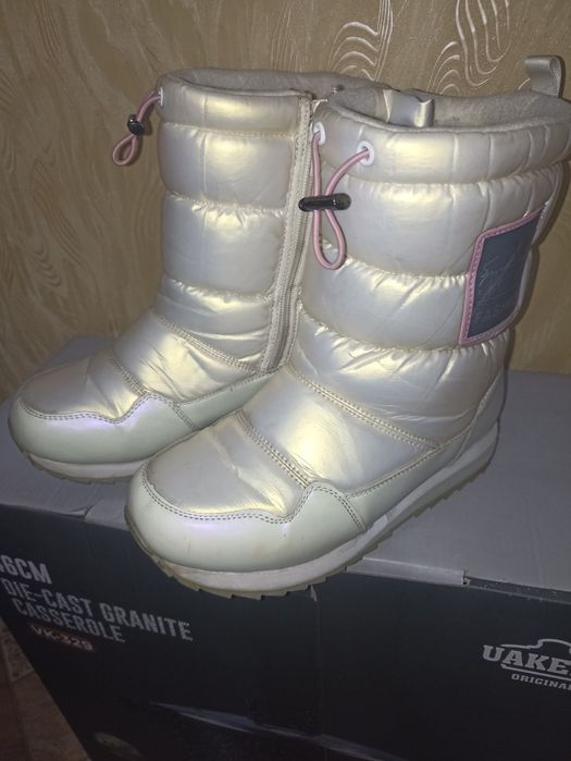 Продам дутыши зима