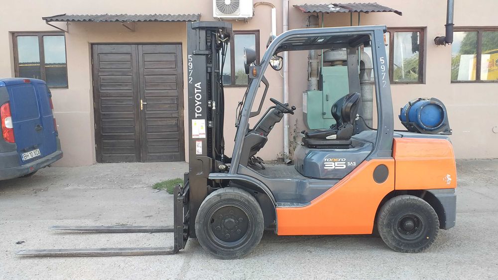 Service stivuitoare - suntem autorizati ISCIR !