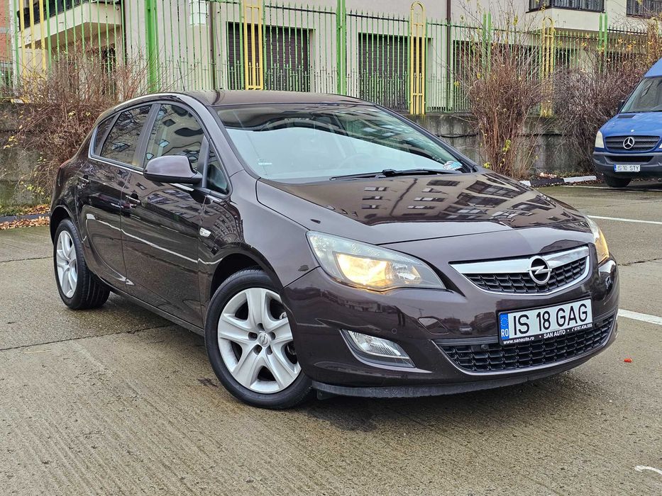 Opel Astra J 2011 1.7 CDTI 130 CP euro5 RAR efectuat / RATE fara avans
