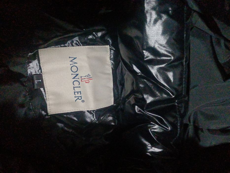 Продам куртку монклер