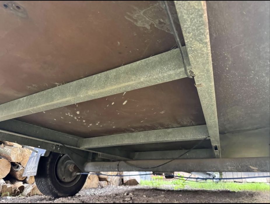 Vand Remorca pe o axa