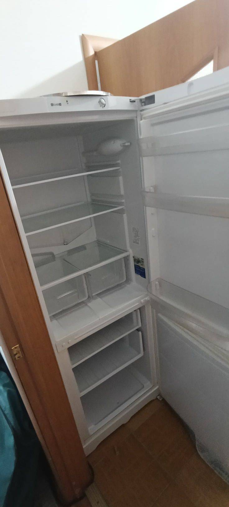 Продам холодильник