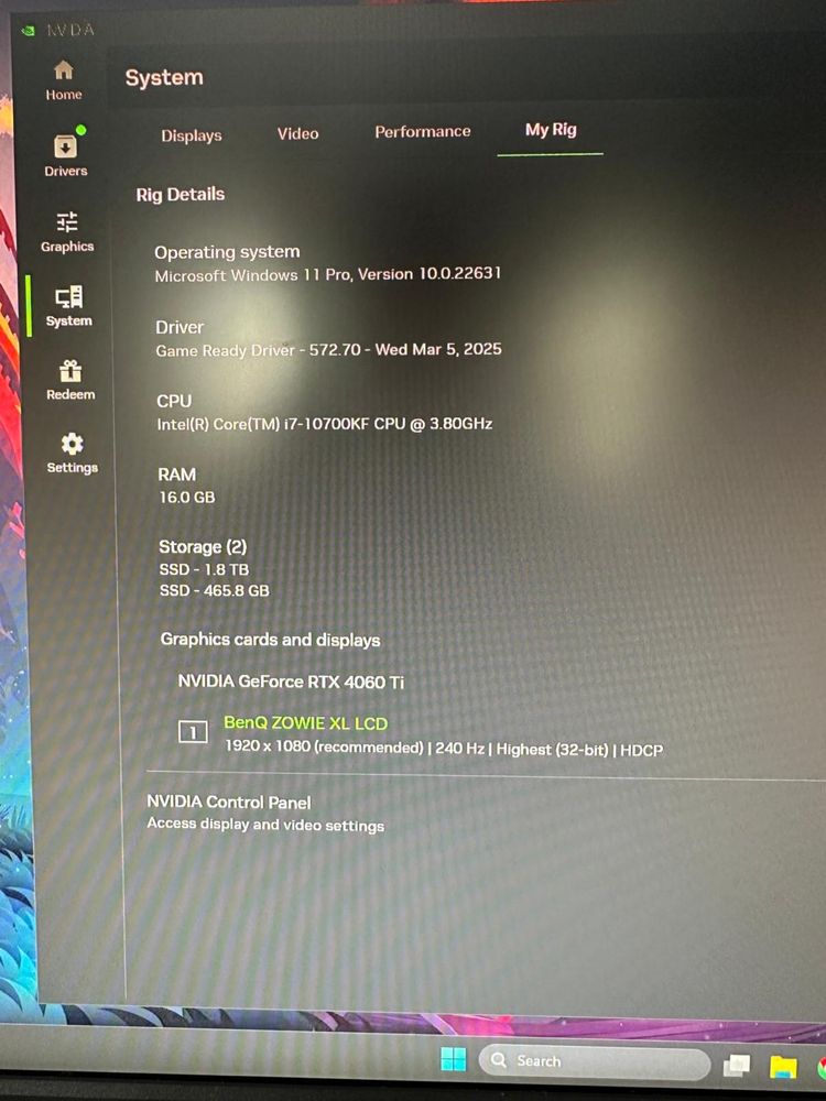 Гейминг компютър + Монитор 240 HZ + клавиатура Razer
