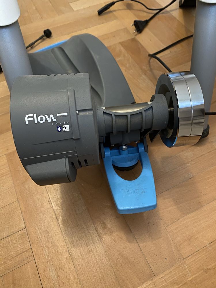 Велотренажор Tacx Flow smart