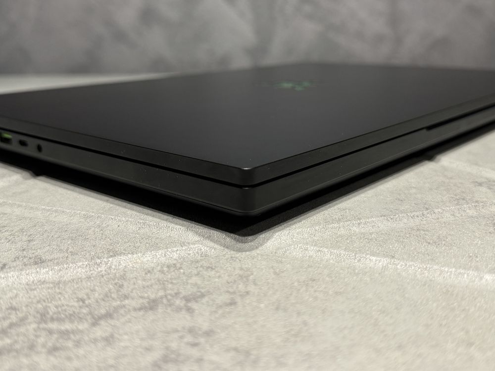 Гейминг лаптоп Razer - Blade 17, 17.3", QHD, 240Hz, i7, RTX 3070Ti