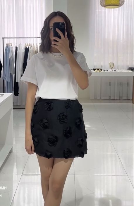 Короткая юбка для стильных девушек