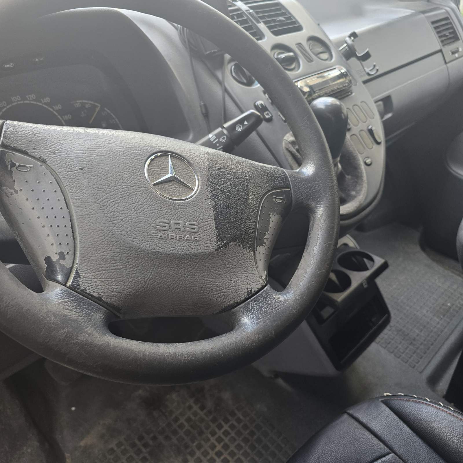 Продавам Mercedes Vito