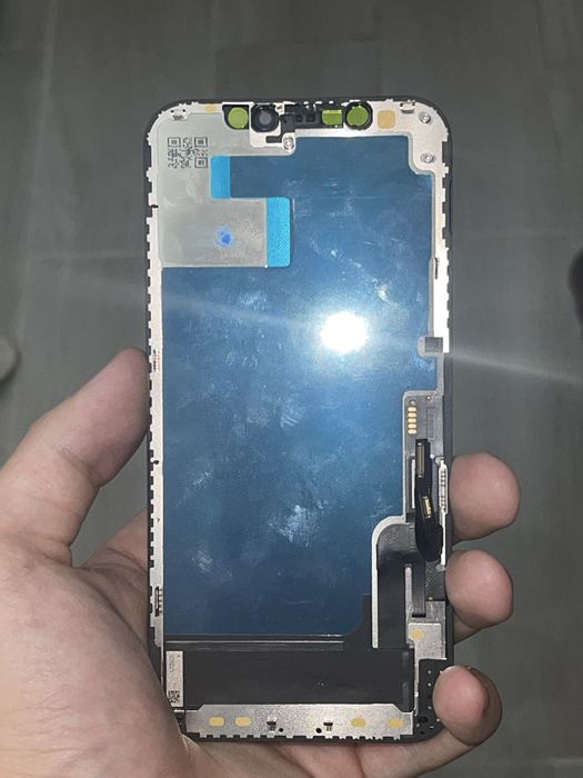 Дисплей на Iphone 12