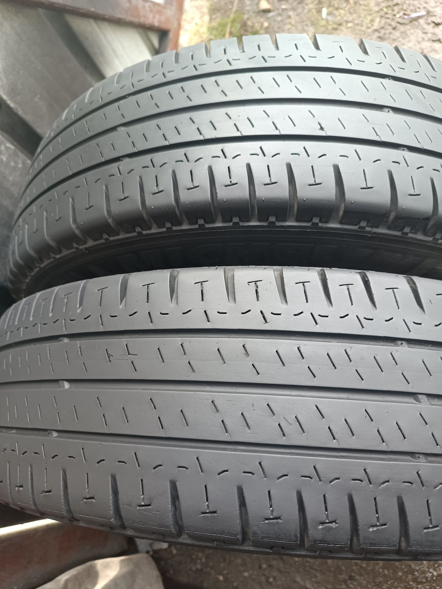 195/75/16 С Michelin Дот 0120