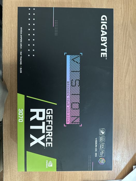 Gigabyte GeForce® RTX™ 3070 VISION OC WHITE, 8GB GDDR6, ca noua