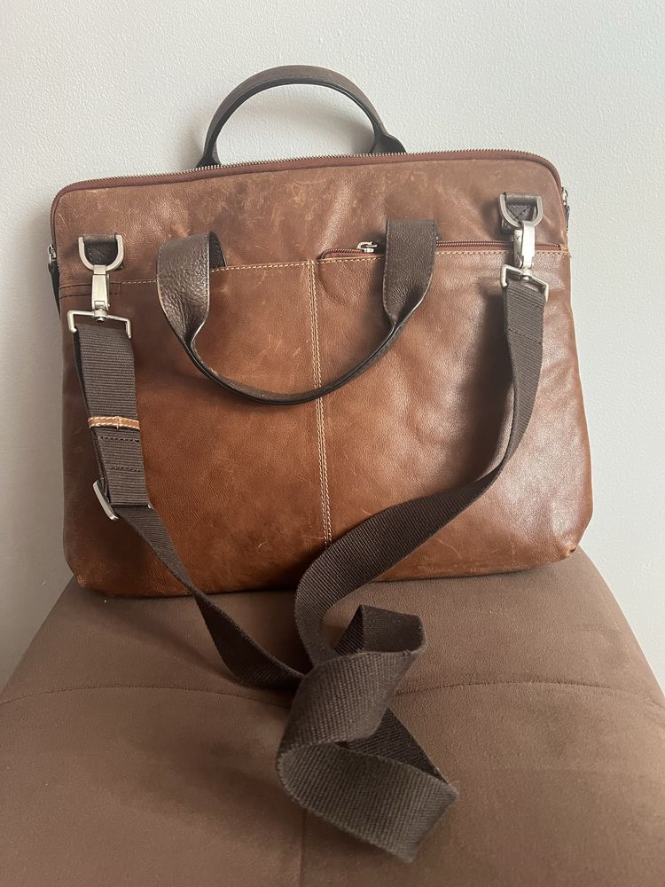 Продава се оригинална кожена чанта Saddleback Leather