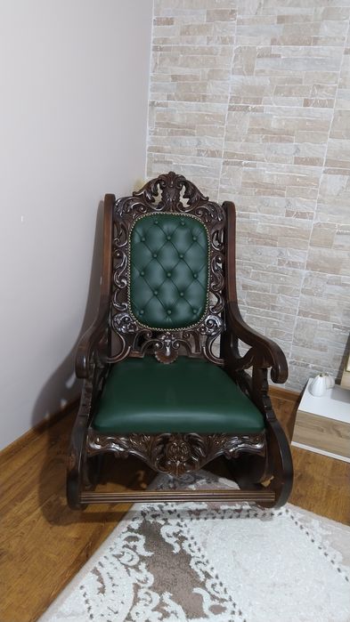 Кралски люлеещ стол