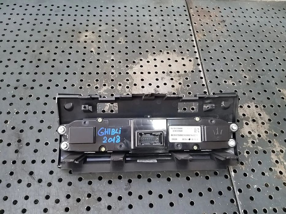 Bloc butoane comanda clima ac maserati ghibli m157 06701235080 670123508