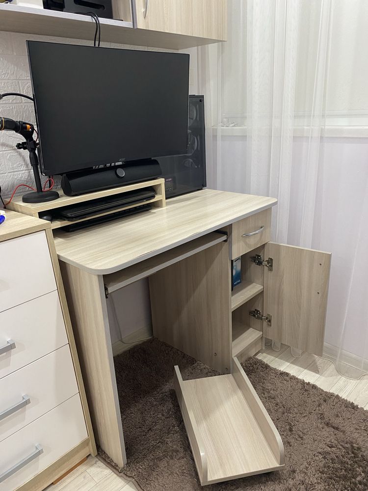 Компьютерный стол