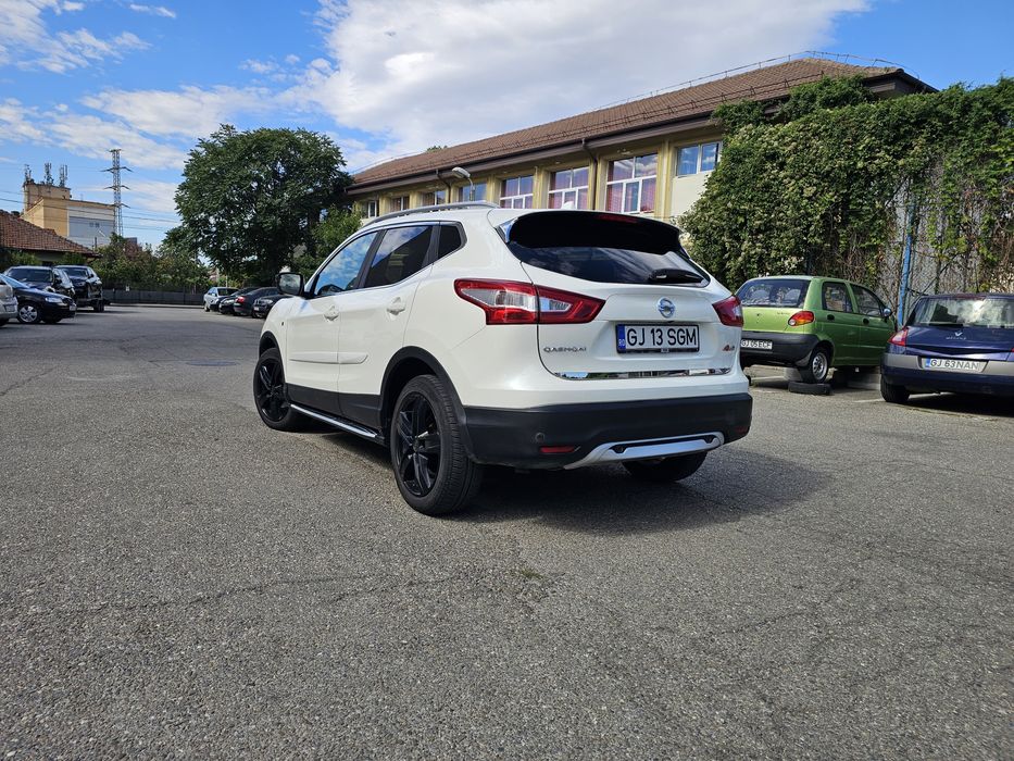 Vând Nissan Qashqai TEKNA ALL-MODE 4×4