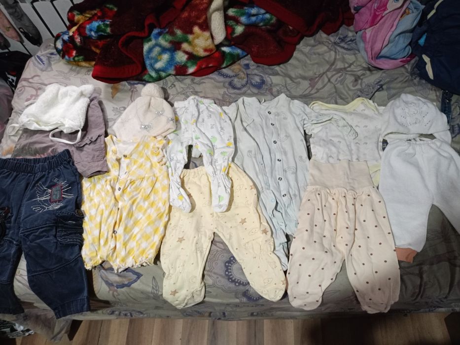 Отдам  вещи для новорождённых
