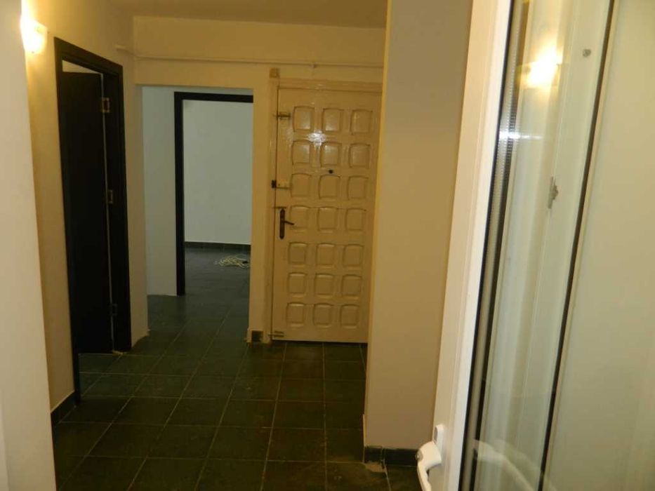 (vanzare) apartament pretabil spatiu comercial, langa Lidl de la gara