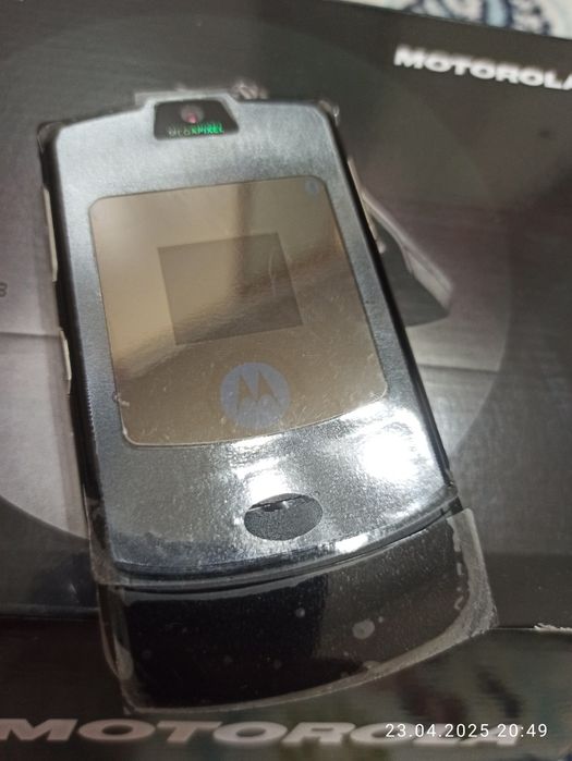 Motorola V3I телефон