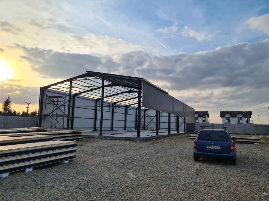 hala pe structura metalica invelita cu panouri sandwich 12x30x5