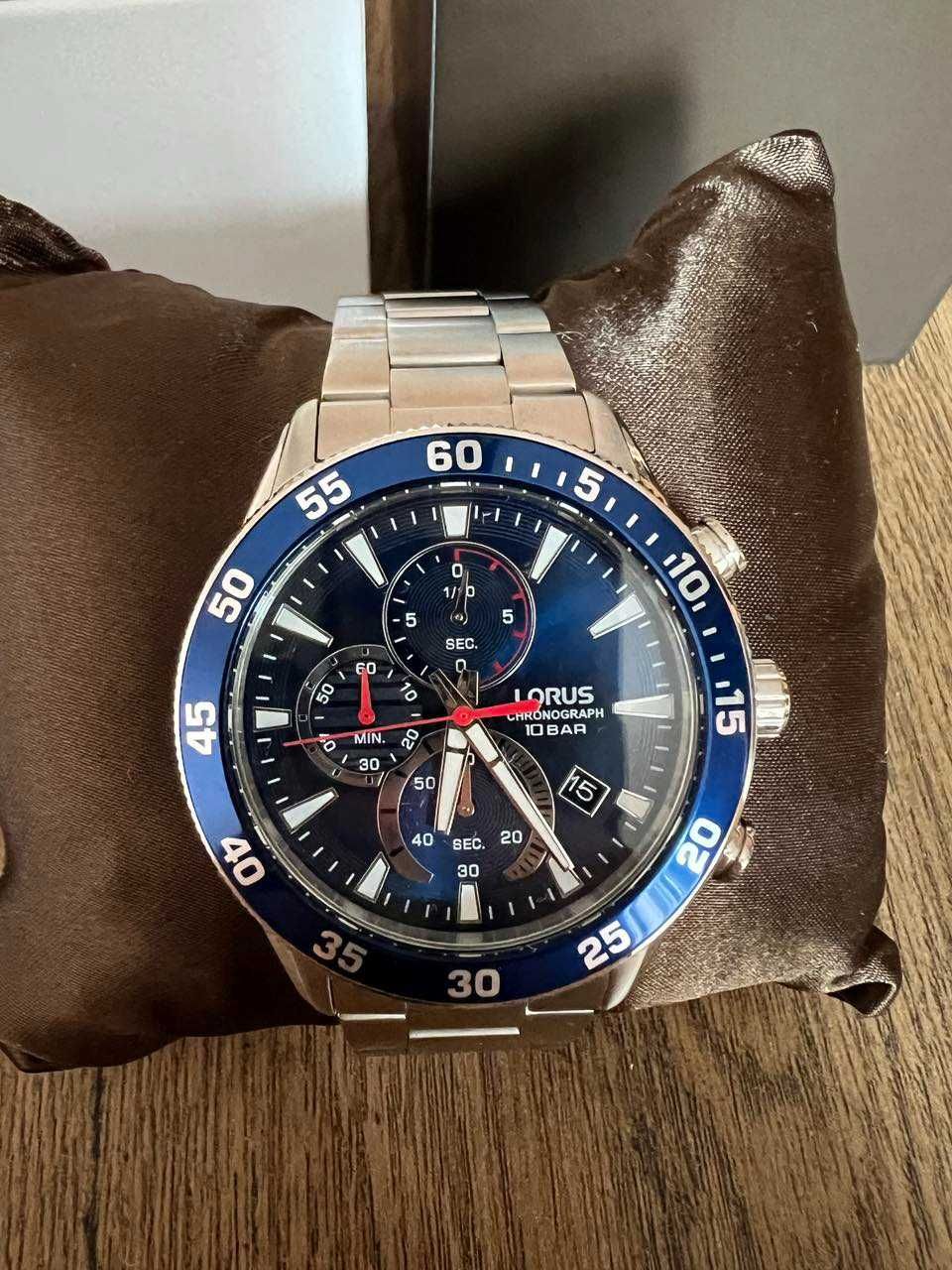 Lorus watches RM323JX9 Watch - Silver 42 mm