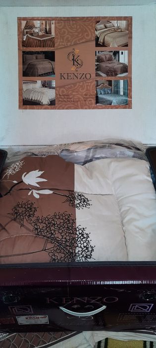 Продам набор постельного белья KENZO
